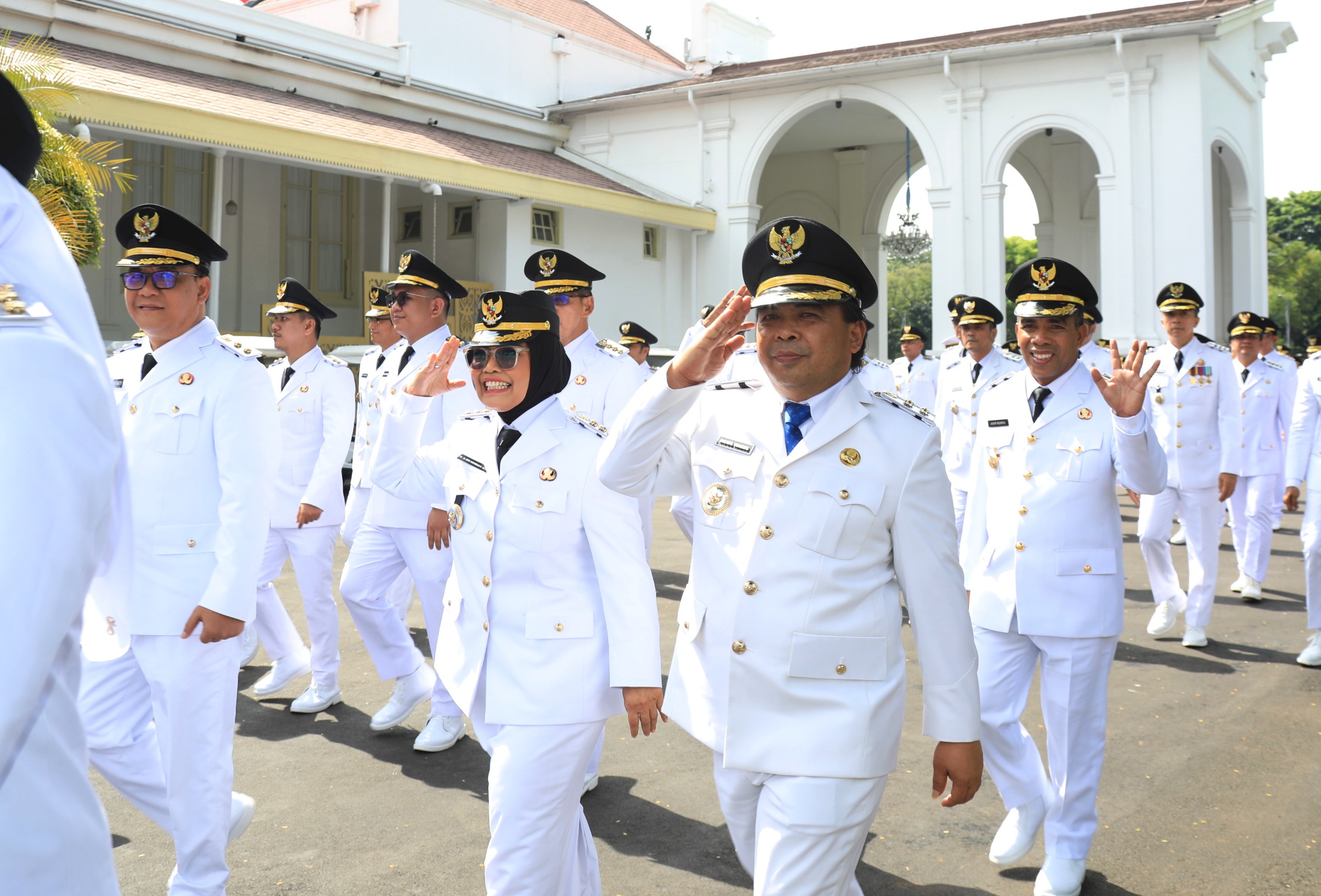 Wali Kota dan Wakil Wali Kota Bontang terpilih Neni Moerniaeni dan Agus Haris resmi dilantik oleh Presiden Republik Indonesia Prabowo Subianto, dalam upacara pelantikan kepala daerah serentak di Istana Negara, Jakarta, pada Kamis (20/2/2025)