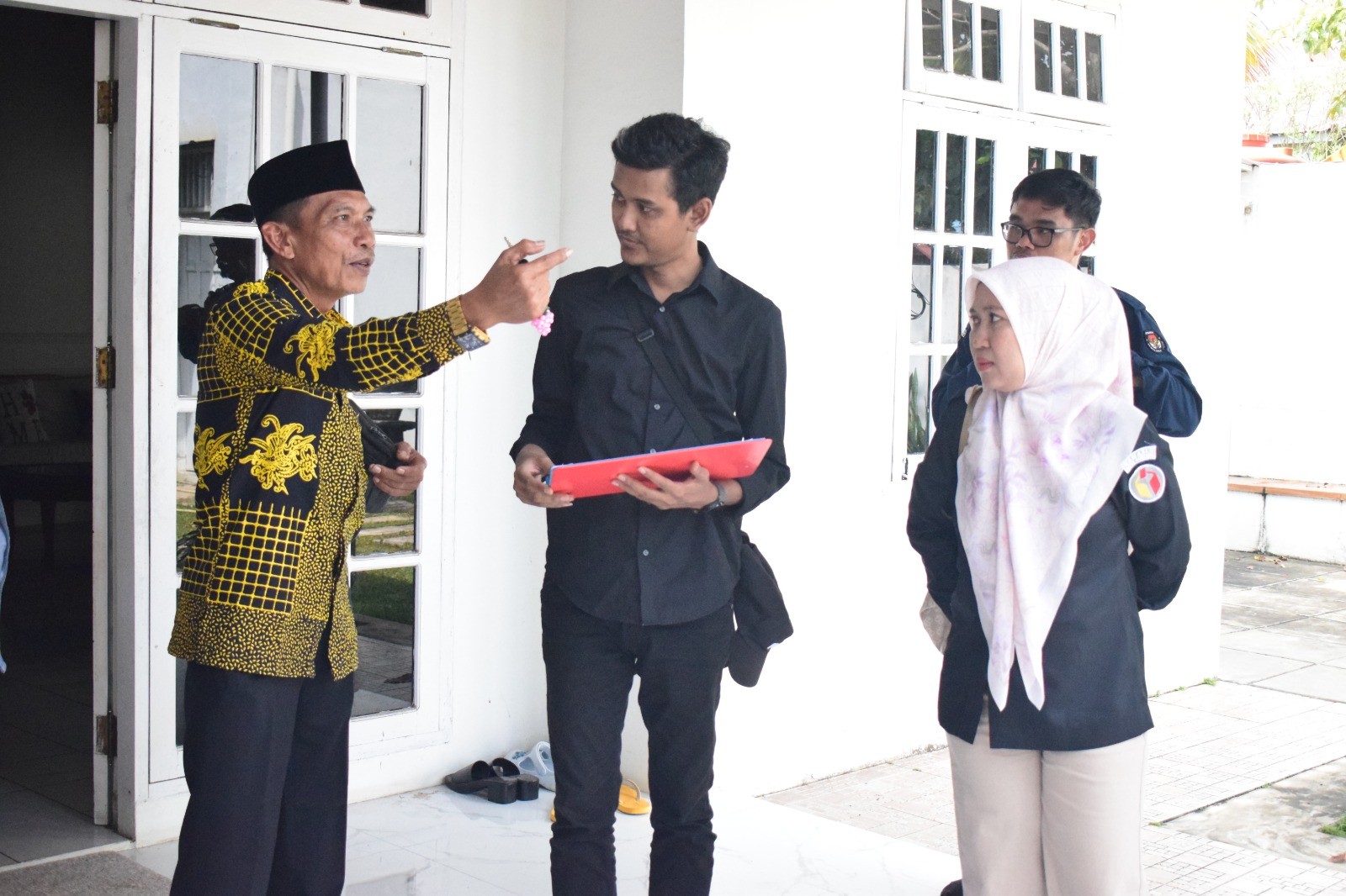 Pengawasan secara melekat kegiatan coktas oleh KPU Bontang, Selasa (25/11/2025) Wilayah Kecamatan Bontang Utara.