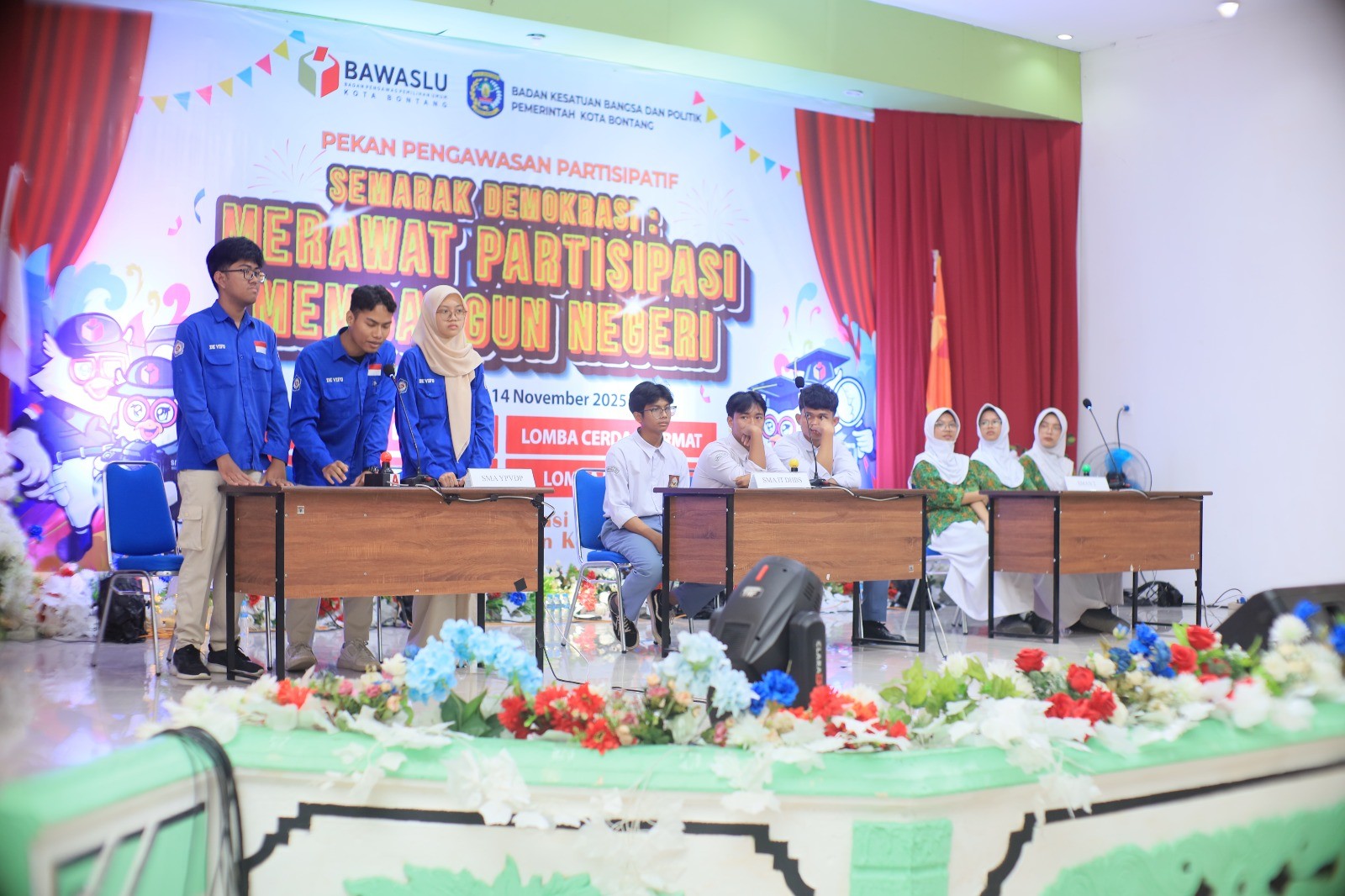 Babak final Lomba Cerdas Cermat Semarak Demokrasi Merawat Partisipasii Membangun Negeri dilaksanakan Bawaslu Kota Bontang di BPU Kecamatan Bontang Selatan, Rabu (12/11/2025)