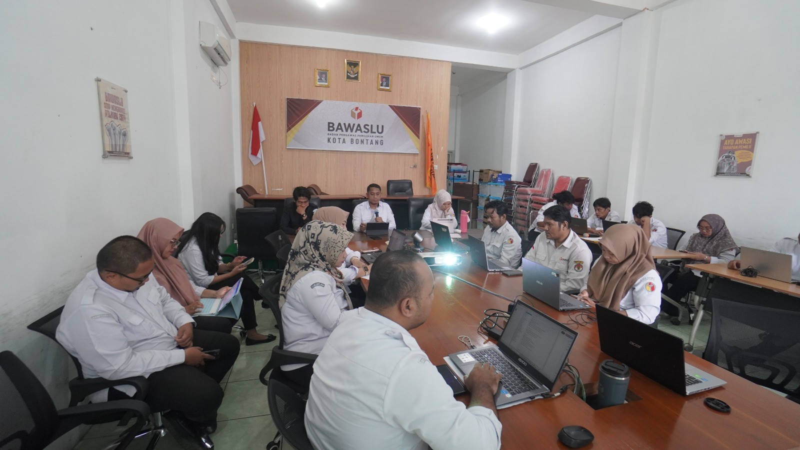Bawaslu Bontang Gelar Pelatihan Peningkatan Kapasitas Tata Naskah Dinas dan Tertib Administrasi Surat Menyurat" pada Rabu (11/02/2026) bertempat di Ruang Rapat Kantor Bawaslu Bontang.