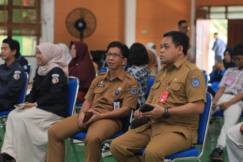 Rangkaian pembukaan tersebut turut dihadiri Kepala Badan Kesbangpol Kota Bontang, Kabid Politik Dalam Negeri dan Organisasi Kemasyarakatan Kesbangpol Kota Bontang, Anggota Bawaslu Bontang serta peserta lomba dan tamu undangan.