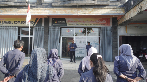 Badan Pengawas Pemilihan Umum (Bawaslu) Kota Bontang memastikan jajarannya tetap siap siaga. Melalui kegiatan apel dan briefing rutin pada Senin (26/1/2026).
