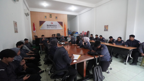 Briefing, 30
