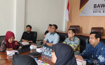 Kunjungan Tim Visitasi KI Provinsi Kalimantan Timur ke Kantor Bawaslu Bontang, Kamis (28/11/2024).