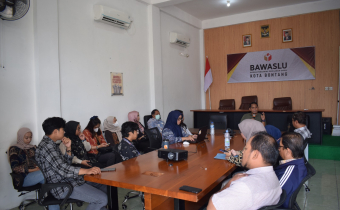 Rapat Koordinasi (Rakor) Persiapan Pelantikan dan Pembekalan Pengawasa Tempat Pemungutan Suara (PTPS) bersama Panwaslu Kecamatan se-Kota Bontang dan Sekretariat Panwaslu Kecamatan se-Kota Bontang pada Pemilihan 2024 