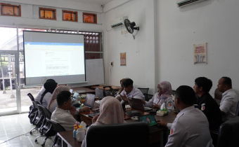 Bawaslu Kota Bontang melaksanakan Pratek Penerimaan Permohonan Penyelesaian Sengketa Proses Pemilu, Rabu (13/8/2025) di Ruang Rapat Kantor Bawaslu Bontang