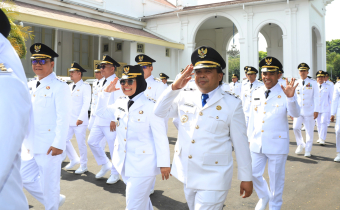 Wali Kota dan Wakil Wali Kota Bontang terpilih Neni Moerniaeni dan Agus Haris resmi dilantik oleh Presiden Republik Indonesia Prabowo Subianto, dalam upacara pelantikan kepala daerah serentak di Istana Negara, Jakarta, pada Kamis (20/2/2025)