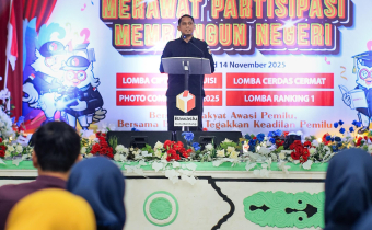 Ketua Bawaslu Bontang, Aldy Artrian membuka Rangkaian Kegiatan Pekan Pengawasan Partisipatif Semarak Demokrasi Merawat Partisipasi Membangun Negeri yang dilaksanakan di BPU Kecamatan Bontang Selatan, Selasa (11/11/2025).