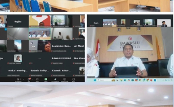 Ketua dan anggot Bawaslu Kota Bontang mengikuti kegiatan Rapat Koordinasi dan Konsolidasi Awal Tahun yang diselenggarakan Bawaslu Provinsi Kalimantan Timur, Rabu (14/01/2026) yang dilaksanakan secara daring dan luring