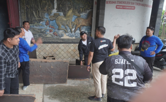Bawaslu Kota Bontang melaksanakan kegiatan kerja bakti rutin pada Jumat pagi (6/02/2026).